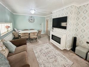 Lounge Diner- click for photo gallery